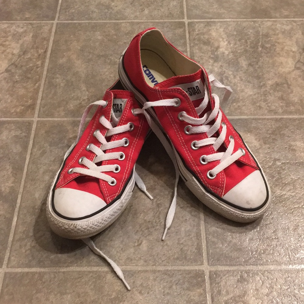 Bright Red Converse Low Tops women’s 8.5